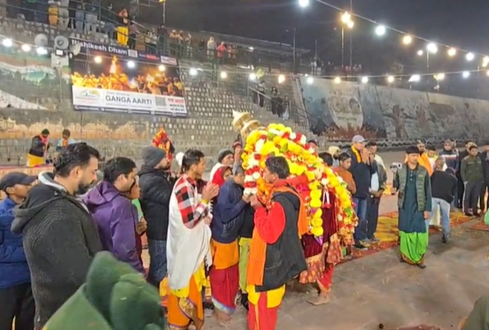 मकर संक्रांति पर हरिद्वार में उमड़ी भीड़, देवडोलियों ने भी किया गंगा स्नान