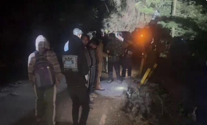 नैनीताल में देर रात पर्यटकों की कार हादसे का शिकार, चालक समेत 5 लोग घायल