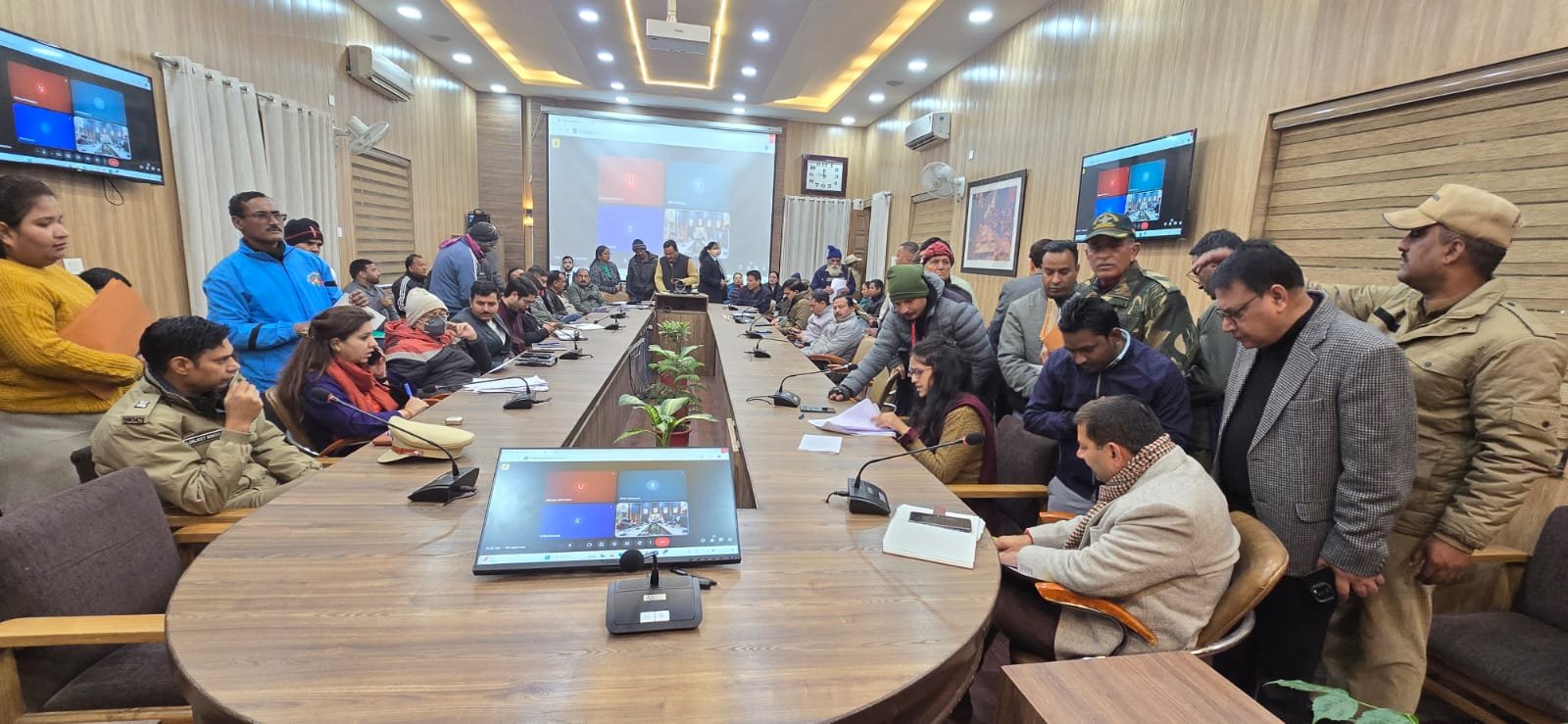 कलेक्ट्रेट सभागार में लगा जनता दरबार ,88 शिकायतें हुई प्राप्त,अधिकतर शिकायतों का हुआ मौके पर निस्तारण