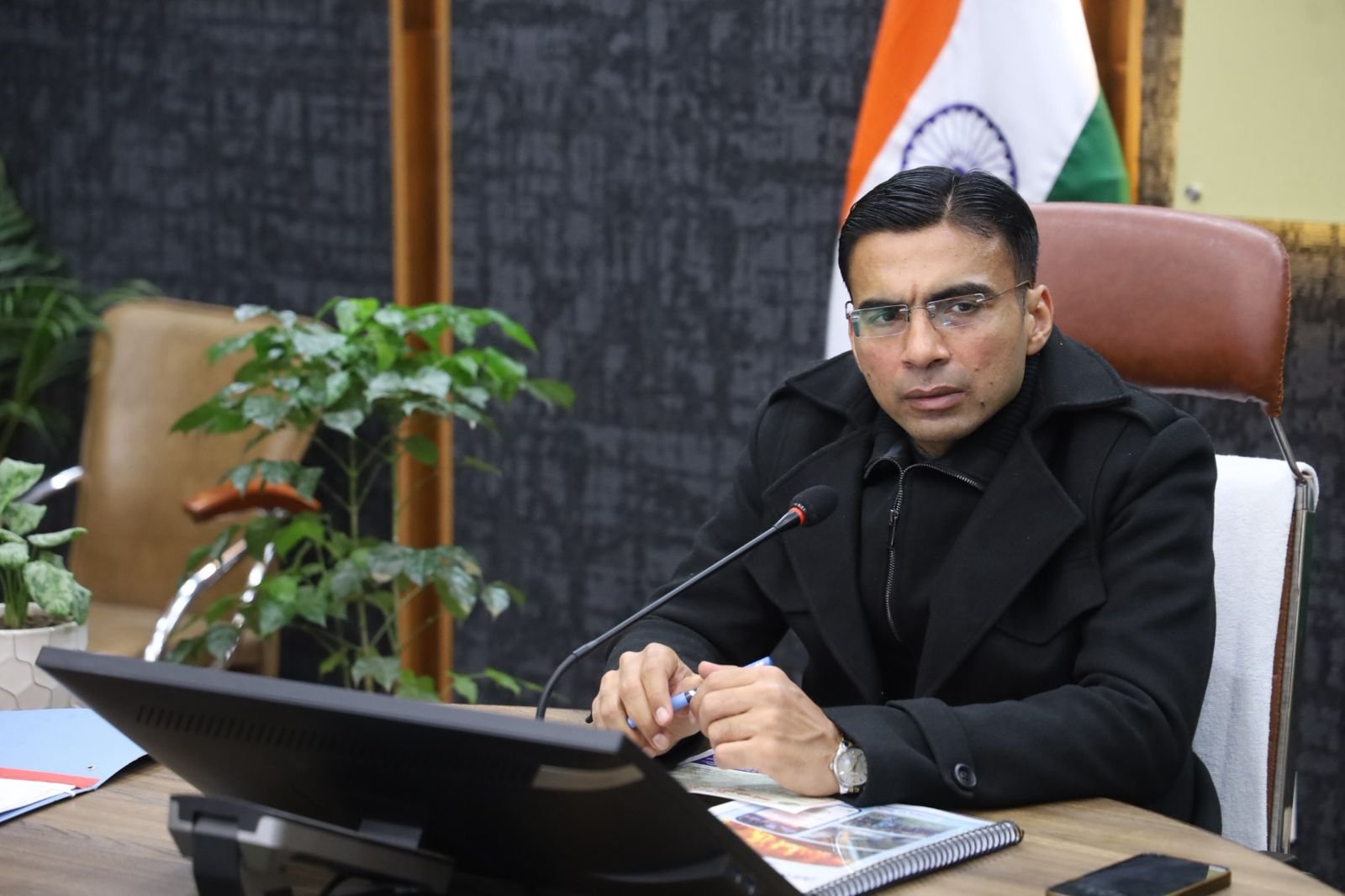 वनाग्नि सूचना आदान-प्रदान के लिए 24×7 कंट्रोल रूम और क्रू-स्टेशन रहे सक्रिय-सविन बंसल ,जिलाधिकारी