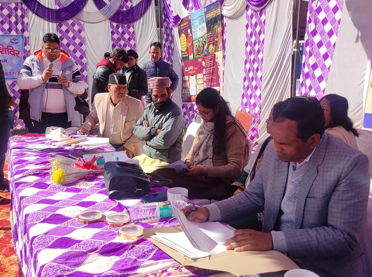 जन-जन की सरकार जन-जन के द्वार, लखवाड़ में विशेष भूमि-अध्याप्ति अधिकारी ने सुनी समस्याएं