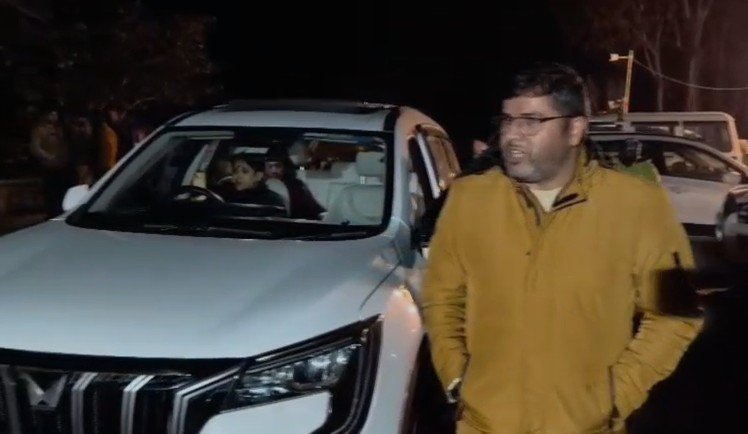 गृह मंत्री अमित शाह के दौरे को लेकर पुलिस अलर्ट, ज्यौति रौतेला को चिड़ियापुर बॉर्डर पर रोका