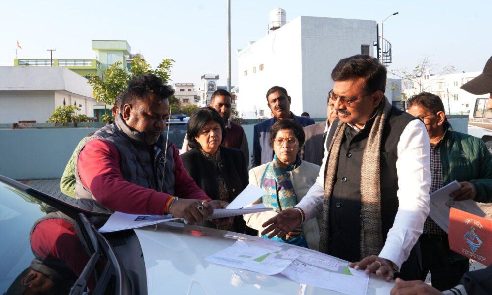 मुख्य सचिव ने किया हर्रावाला में नवनिर्मित राजकीय मैटरनिटी एवं कैंसर चिकित्सालय का निरीक्षण