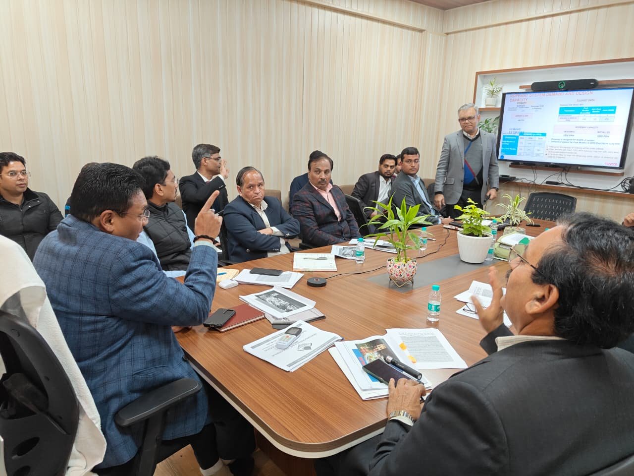 पीआरटी और मसूरी–नैनीताल रोपवे परियोजनाओं की फिजिबिलिटी पर हुआ मंथन
