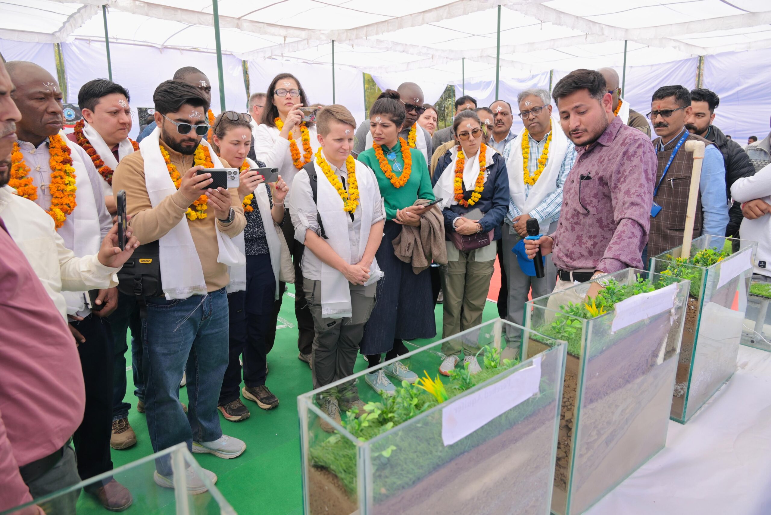 जल संरक्षण मॉडल देखने पुरोहितवाला पहुंचा आईयूसीएन का अंतराष्ट्रीय दल, सशक्त जल संरक्षण की प्रशंसा