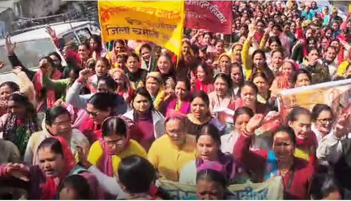 केंद्रीय आरक्षण की मांग को लेकर पैनखंडा समुदाय का प्रदर्शन, ज्योतिर्मठ में निकाला जुलूस