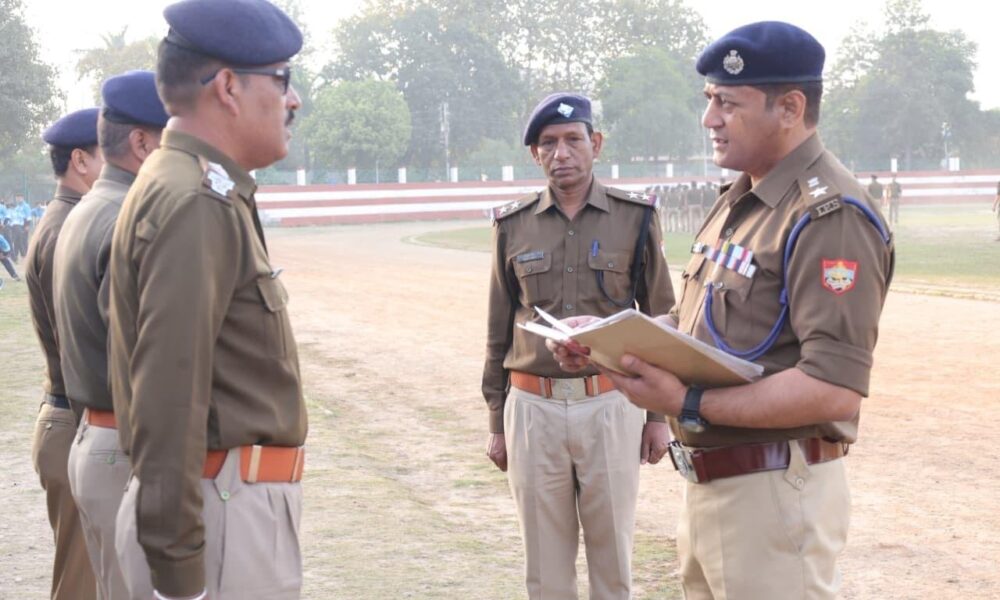 अनुशासन की सीख देने मैदान में उतरे दून पुलिस कप्तान, परखी जवानों की फिजिकल फिटनेस