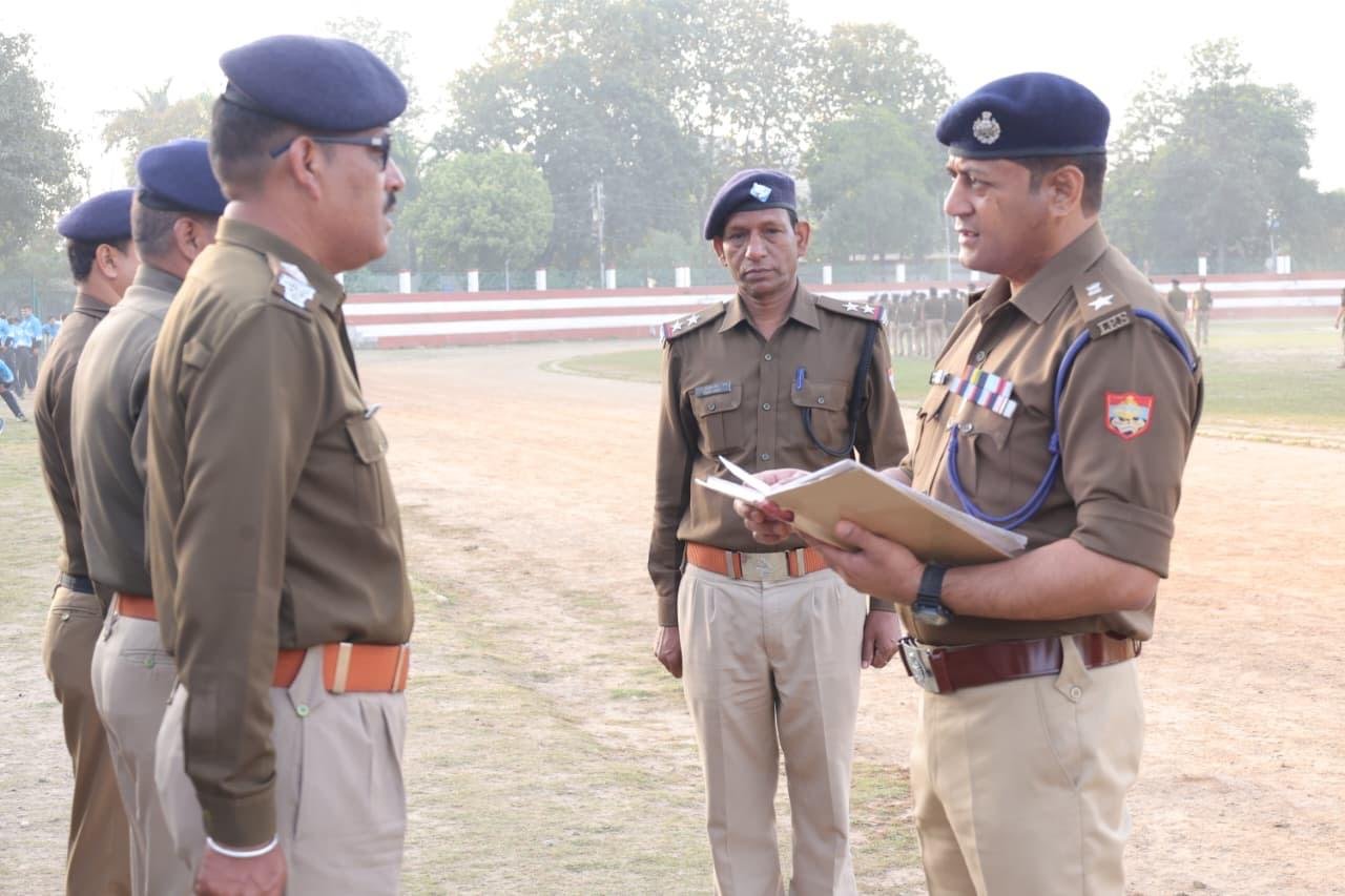 अनुशासन की सीख देने मैदान में उतरे दून पुलिस कप्तान, परखी जवानों की फिजिकल फिटनेस