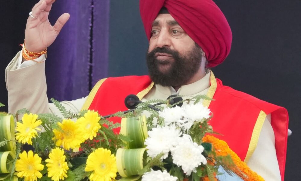 प्रदेश में होली की धूम, राज्यपाल गुरमीत सिंह ने दी शुभकामनाएँ