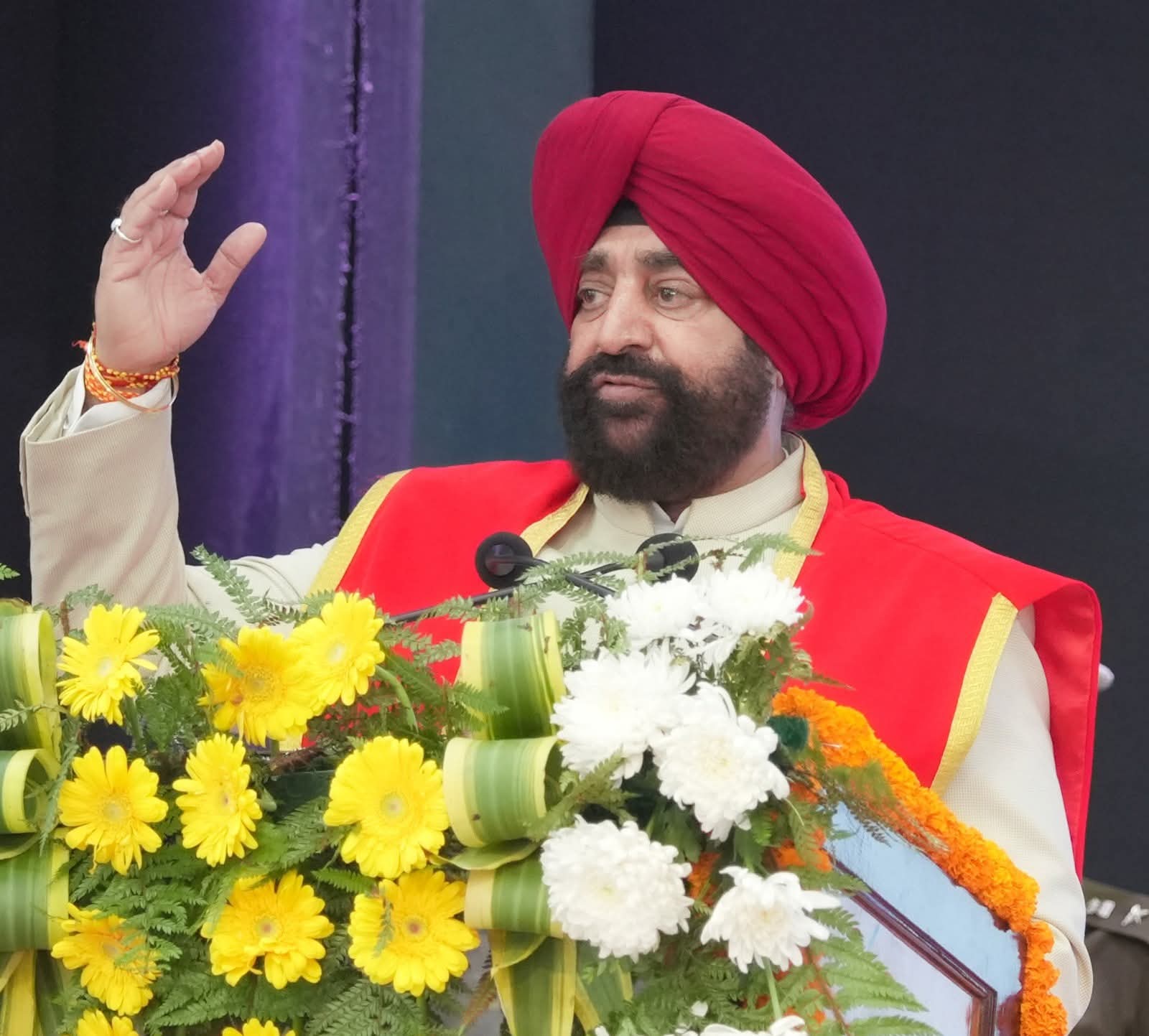 प्रदेश में होली की धूम, राज्यपाल गुरमीत सिंह ने दी शुभकामनाएँ