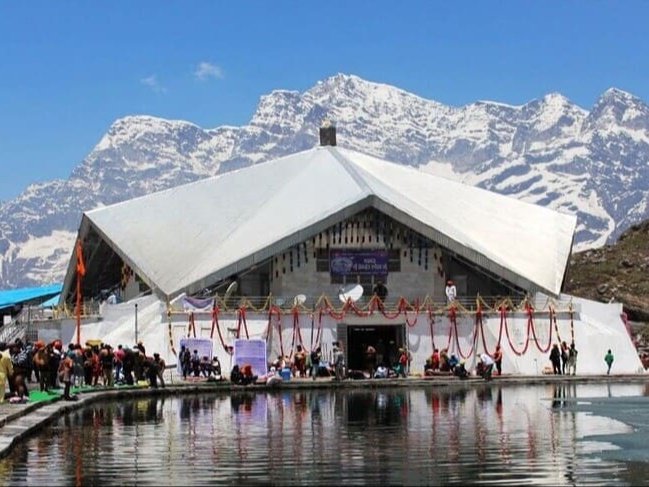 Hemkund Sahib Yatra 2026 : हेमकुण्ड साहिब धाम के कपाट 23 मई से खुलेंगे श्रद्धालुओं के लिए