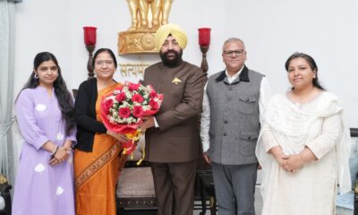 बसंतोत्सव कवरेज पर दून यूनिवर्सिटी के छात्रों की राज्यपाल ने की सराहना, स्मृति चिन्ह प्रदान कर किया सम्मानित