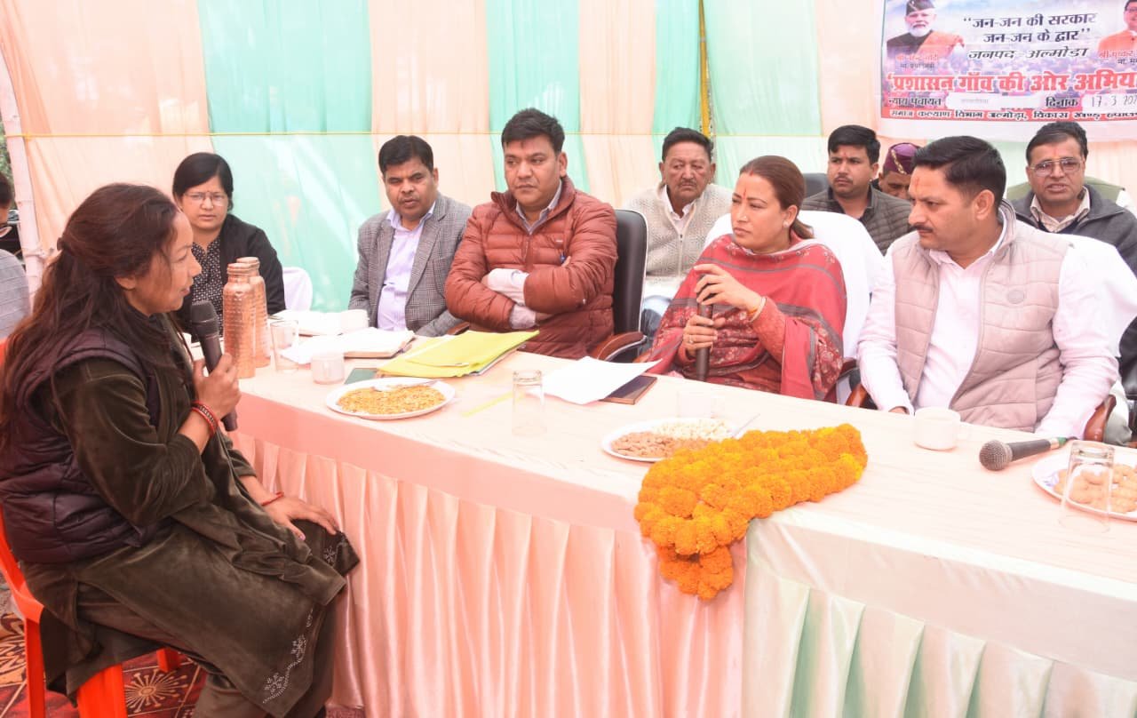 सोमेश्वर विधानसभा क्षेत्र जन-जन की सरकार कार्यक्रम में पहुंची कैबिनेट मंत्री रेखा आर्या , 50 से अधिक शिकायतों का किया निस्तारण