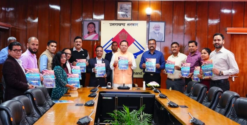 उत्तराखण्ड सचिवालय बैडमिंटन क्लब द्वारा प्रकाशित “प्रयास बेहतर कल के लिए” स्मारिका का मुख्यमंत्री धामी ने किया विमोचन 