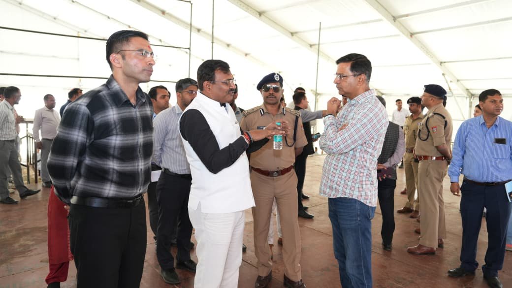 पीएम मोदी के दौरे को लेकर तैयारियां तेज, मुख्य सचिव और DGP ने कार्यक्रम स्थल का किया स्थलीय निरीक्षण