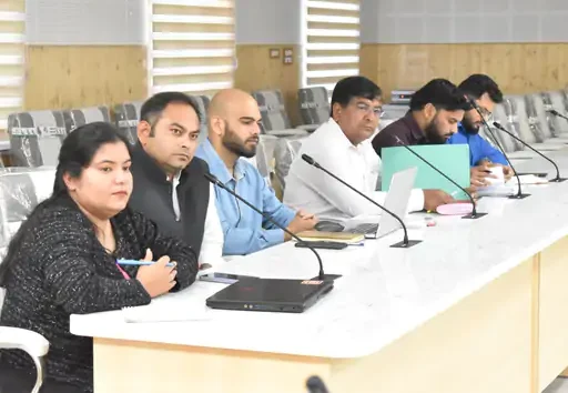 चमोली में हीट वेव से निपटने को जिला प्रशासन पूरी तरह तैयार, जिलाधिकारी ने जारी किए जरूरी दिशा-निर्देश