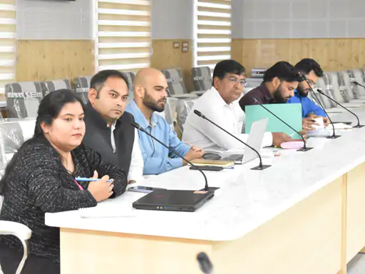 चमोली में हीट वेव से निपटने को जिला प्रशासन पूरी तरह तैयार, जिलाधिकारी ने जारी किए जरूरी दिशा-निर्देश