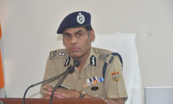 कानून व्यवस्था पर एडीजी लॉ एंड आर्डर की समीक्षा बैठक, अधिकारियों को दिए कड़े निर्देश