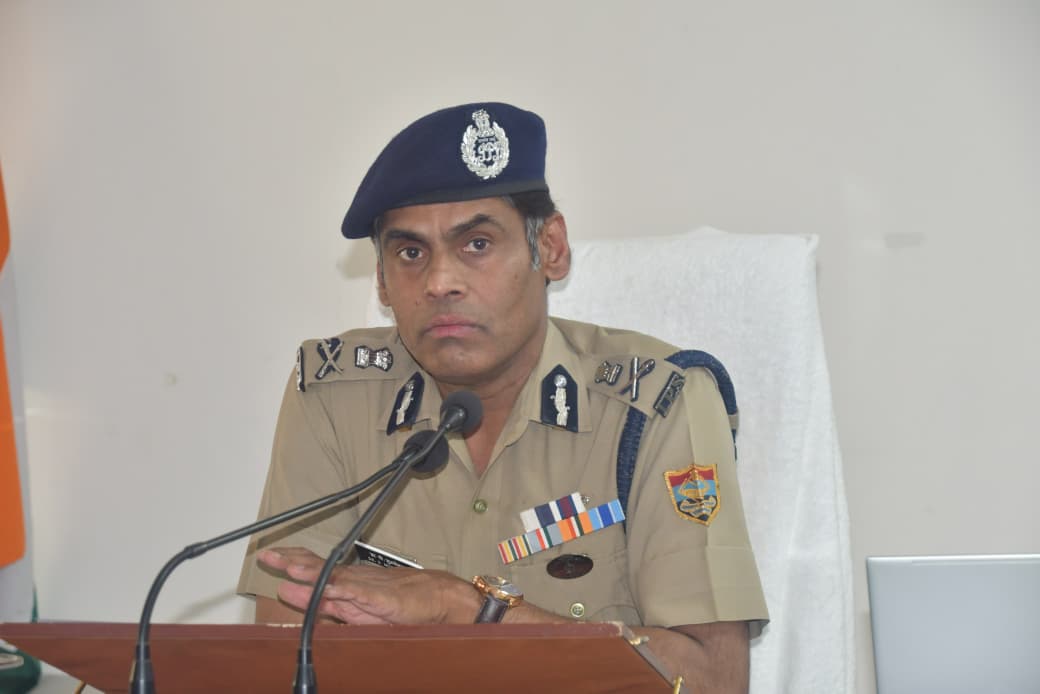 कानून व्यवस्था पर एडीजी लॉ एंड आर्डर की समीक्षा बैठक, अधिकारियों को दिए कड़े निर्देश