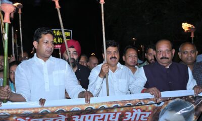 देहरादून में बिगड़ती कानून व्यवस्था पर युवा कांग्रेस का मशाल जुलूस, बढ़ते अपराध पर फूटा गुस्सा