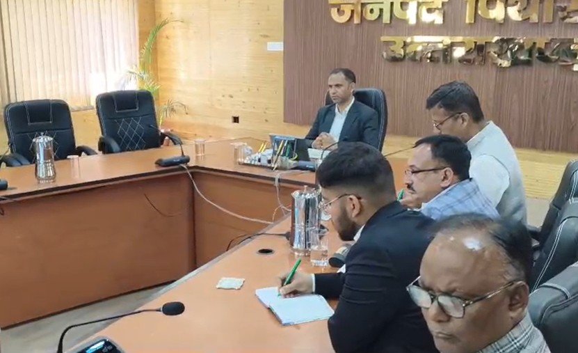 सीएम धामी के पैतृक गांव बारामो–टुंडी को चमकाने की तैयारी, विकास के लिए बनी खास रणनीति