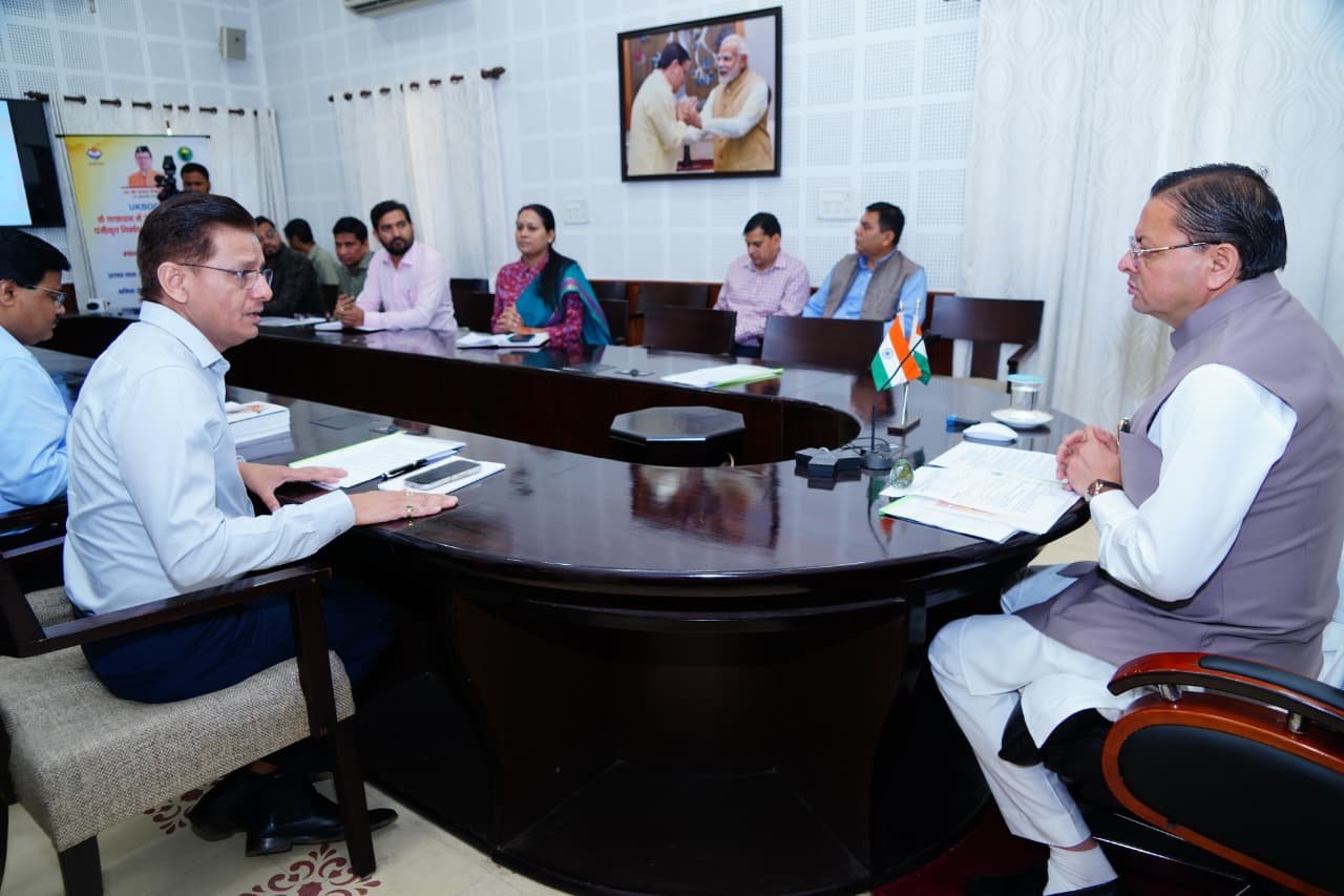 सीएम धामी ने किया श्रमिक सेवा मोबाइल एप का लोकापर्ण, 8005 श्रमिकों के खाते में ट्रांसफर किए 17 करोड़