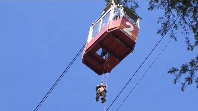 नैनीताल में दो घंटे तक केबल कार में फंसे रहे यात्री, SDRF की टीम ने किया सकुशल रेस्क्यू