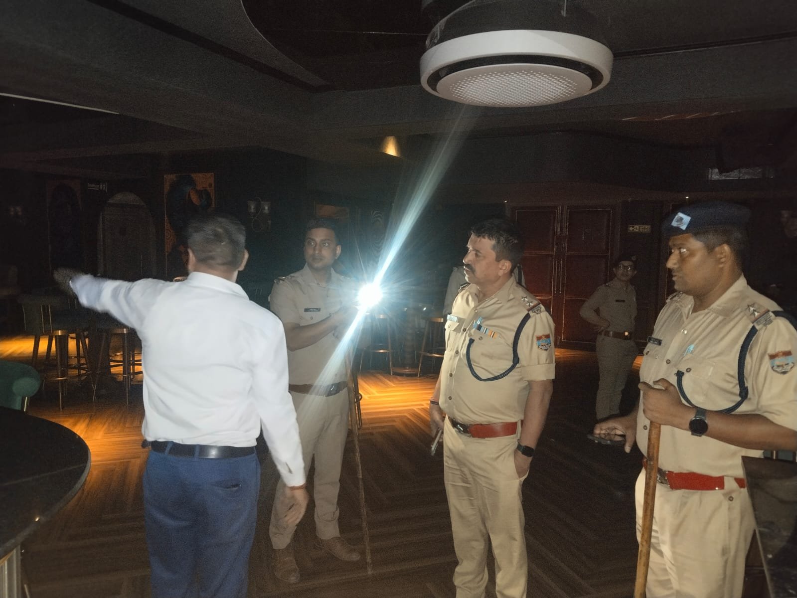 “ऑपरेशन प्रहार” के तहत कार्रवाई जारी, देर रात संदिग्धों के ठिकानों पर दून पुलिस की छापेमारी