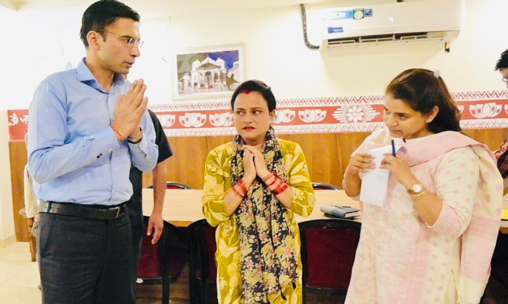 देहरादून जिला प्रशासन ने सीएसआर फंड से कराया कैंसर पीड़ित परिवार का ऋण माफ….