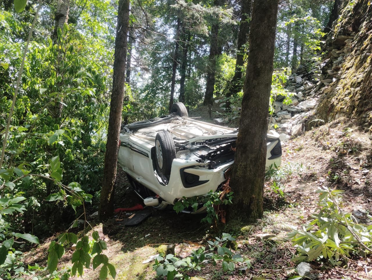 थल-मुनस्यारी मोटर मार्ग पर भीषण सड़क हादसा, खाई में गिरी कार; एक की मौत..