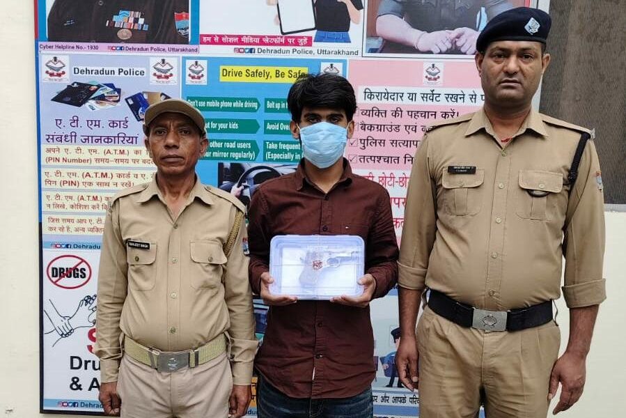 एसएसपी दून की सख्ती का दिखता असर , ऑपरेशन प्रहार के तहत चेकिंग के दौरान अवैध देसी पिस्टल के साथ 01 अभियुक्त गिरफ्तार…