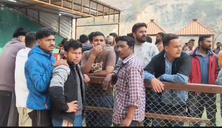 चमोली जंगल की आग बुझने के दौरान खाई में गिरा फायर वॉचर, मौके पर ही मौत