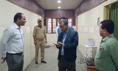 गर्मी के बीच जिला अस्पताल पहुंचे डीएम मनीष कुमार, मरीजों की सुविधाओं का लिया जायजा