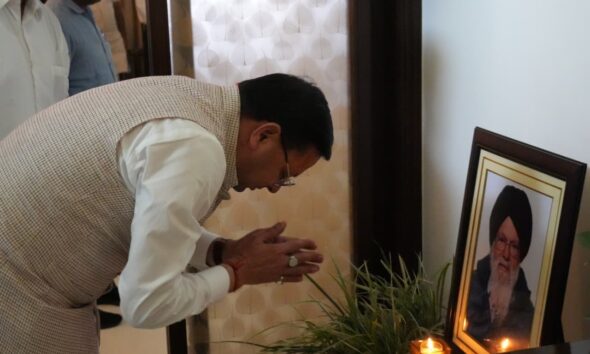 विधायक त्रिलोक सिंह चीमा के आवास पहुंचे सीएम धामी, अमरजीत सिंह चीमा के निधन पर जताया शोक