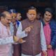 बेरीनाग में मुख्यमंत्री पुष्कर सिंह धामी ने स्थानीय लोगों से किया आत्मीय संवाद, स्थानीय दुकान पर खाई जलेबी….