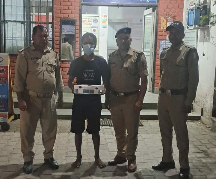 बिहार में लूट व हत्या में वांछित 25 हजार का आरोपी गिरफ्तार, कब्जे से अवैध तमंचा और जिंदा कारतूस बरामद