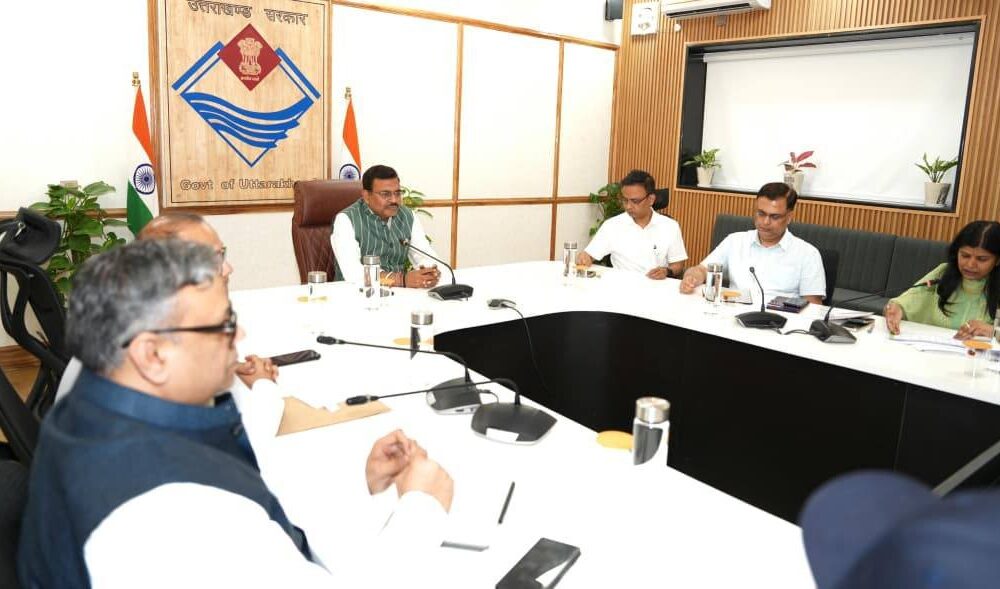 मुख्य सचिव ने जिलाधिकारियों के साथ की वर्चुएल मीटिंग, एग्री स्टैक से संबंधित कार्यों को किसानों के लिए बताया जरूरी