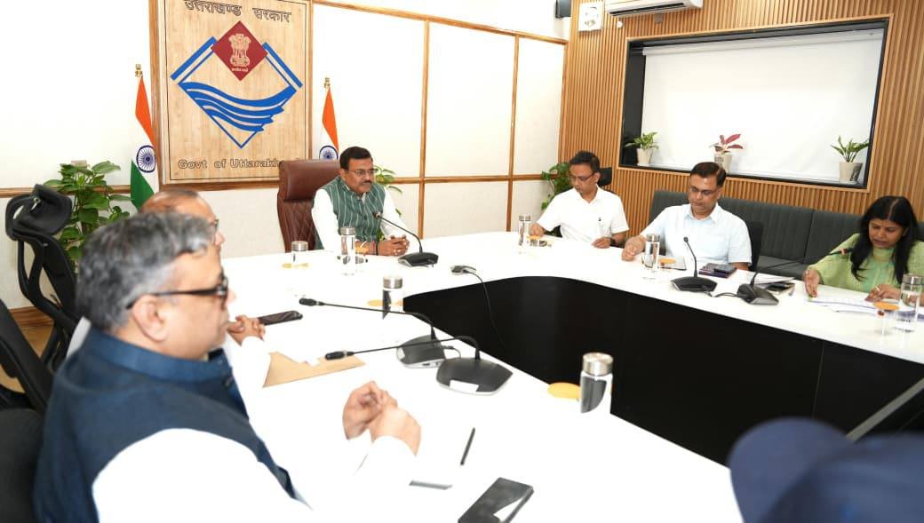 मुख्य सचिव ने जिलाधिकारियों के साथ की वर्चुएल मीटिंग, एग्री स्टैक से संबंधित कार्यों को किसानों के लिए बताया जरूरी