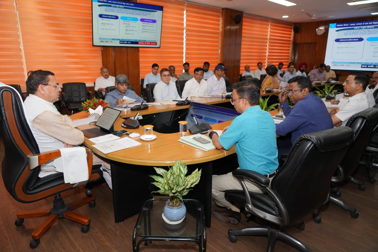 सीएम धामी ने की 6,940 करोड़ की 12 परियोजनाओं की समीक्षा, 15 अक्टूबर से पहले पूरा करने के निर्देश