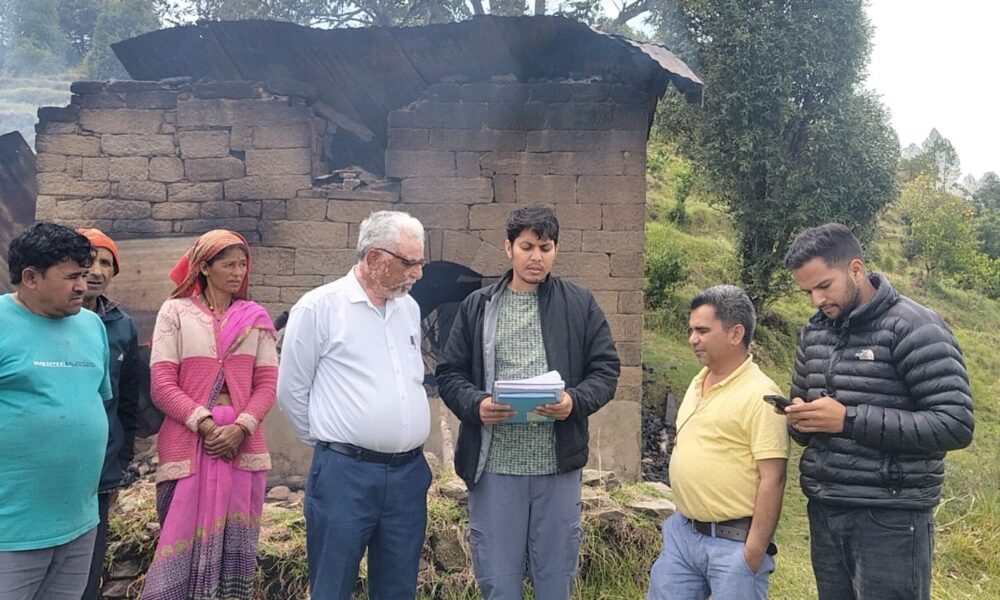 चंपावत में आकाशीय बिजली का कहर, गौशाला में लगी आग, एक बछिया जिंदा जली