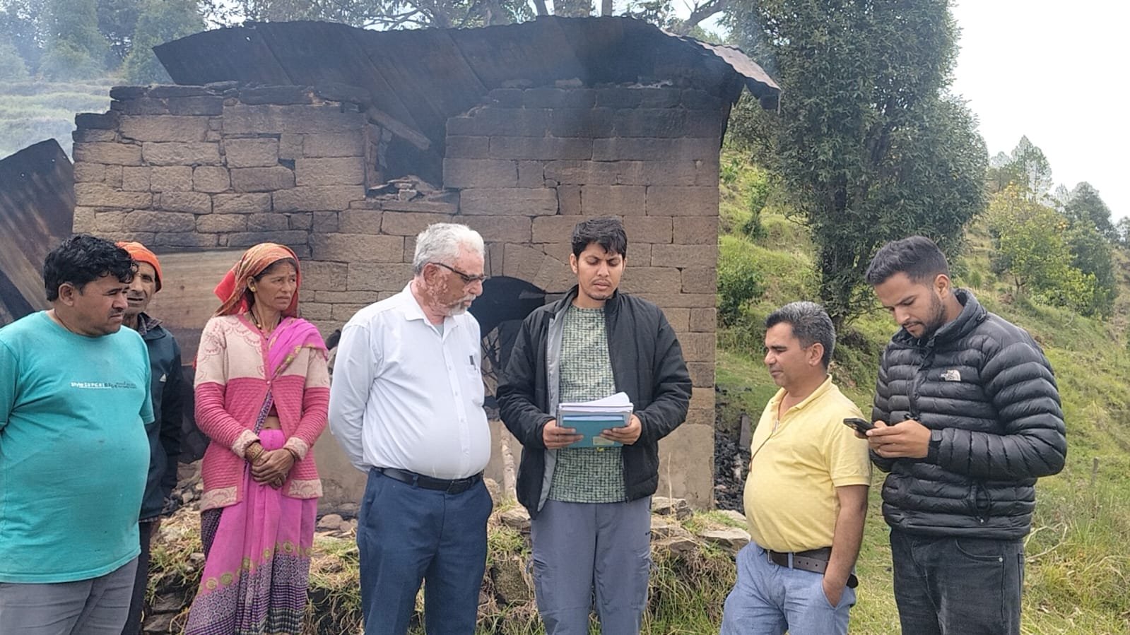 चंपावत में आकाशीय बिजली का कहर, गौशाला में लगी आग, एक बछिया जिंदा जली