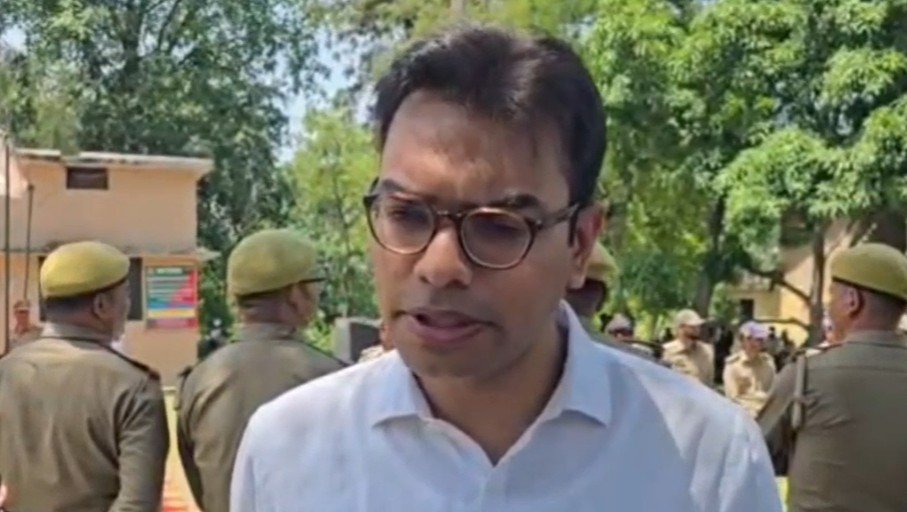 कार्बेट में अवैध सागौन कटान का आरोपी गिरफ्तार, कोर्ट ने भेजा जेल