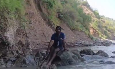 गंगा नदी के बीच एक पहाड़ी पर फंसा शख्स, एसडीआरएफ ने किया सुरक्षित रेस्क्यू