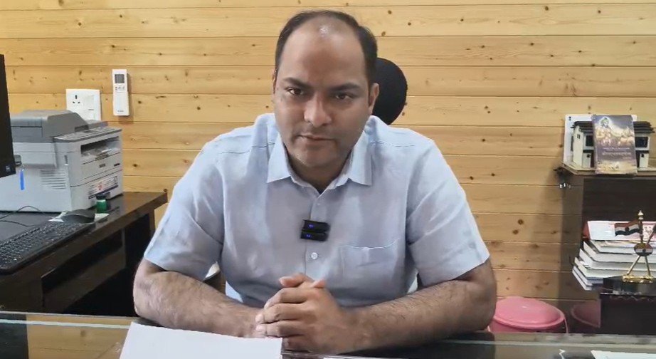 ड्रग फ्री चम्पावत के लिए सख्त हुए डीएम मनीष कुमार, नशा तस्करों पर कसेगा शिकंजा