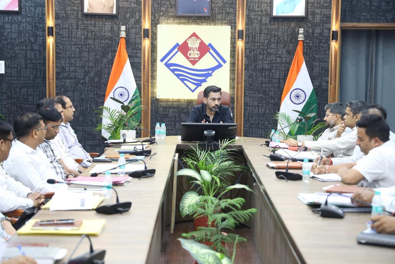 देहरादून की अर्थव्यवस्था को गति देने वाली योजनाएं हो जिला प्लान में शामिल, डीएम ने दिए निर्देश