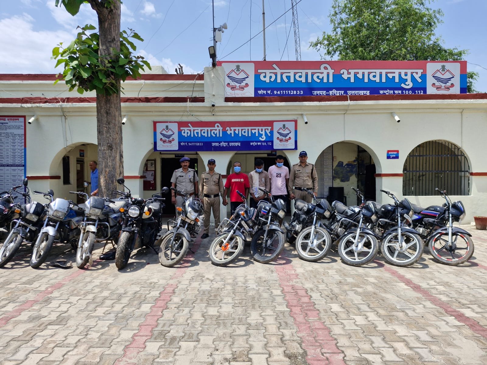 सीसीटीवी के जाल में फंसा वाहन चोर गिरोह, 12 बाइक बरामद, 3 शातिर गिरफ्तार