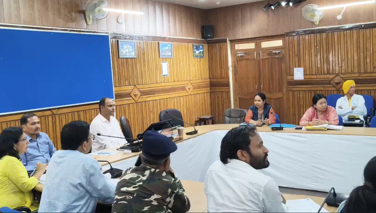 पल्स पोलियो अभियान को लेकर डीएम मनीष कुमार सख्त, शत-प्रतिशत लक्ष्य हासिल करने के निर्देश