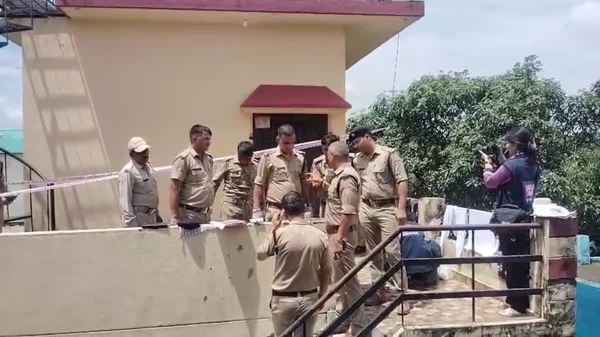 विकासनगर में सनसनी, युवक ने महिला को मारी गोली, खुद को भी किया शूट