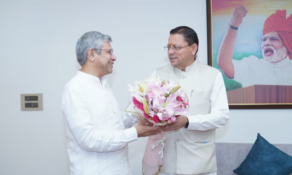 मुख्यमंत्री ने केंद्रीय रेल मंत्री से रेल परियोजनाओं एवं कनेक्टिविटी विस्तार पर की चर्चा