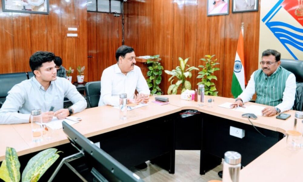 मुख्य सचिव ने ली नागरिक उड्डयन विभाग की समीक्षा, राज्य की अपनी एविएशन एकेडमी बनाने के निर्देश